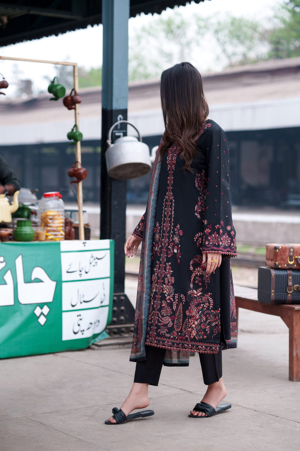 Safarnama 3PC Embroidered Lawn