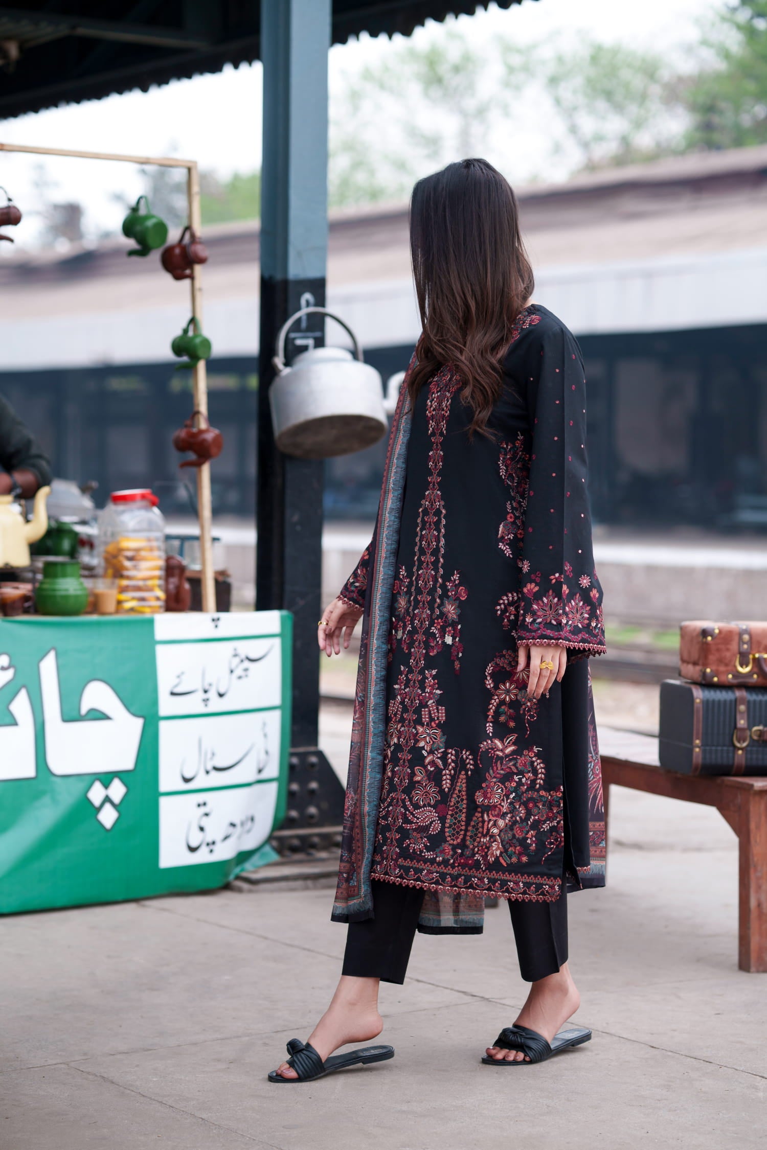 Safarnama 3PC Embroidered Lawn