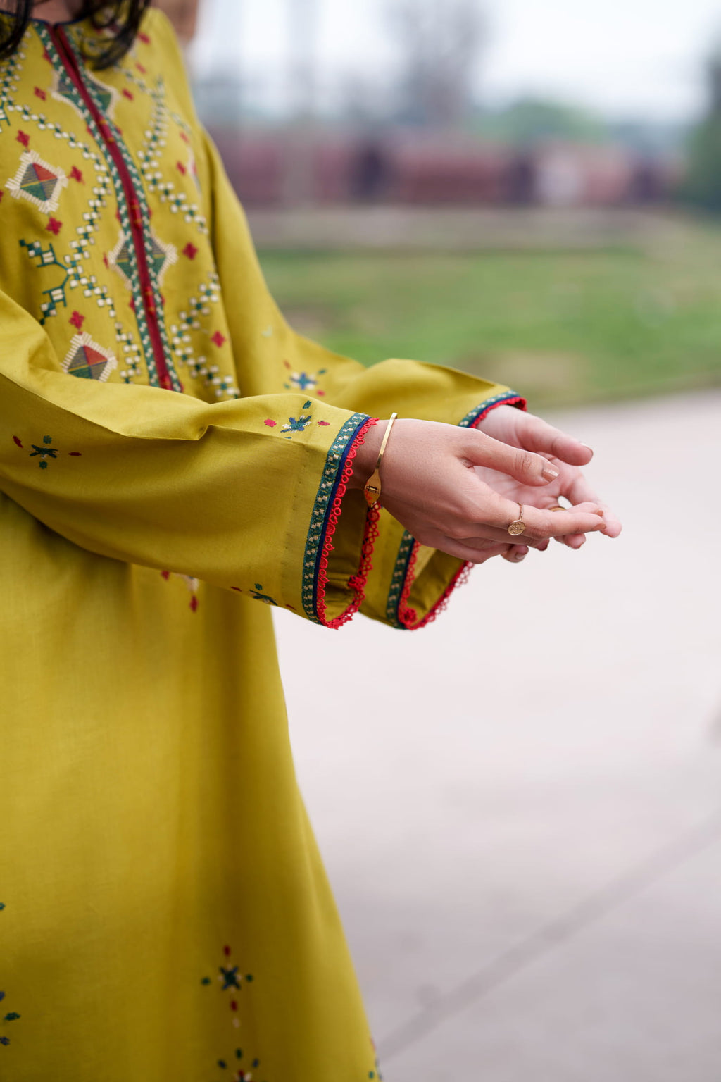 Safarnama 3PC Embroidered Lawn