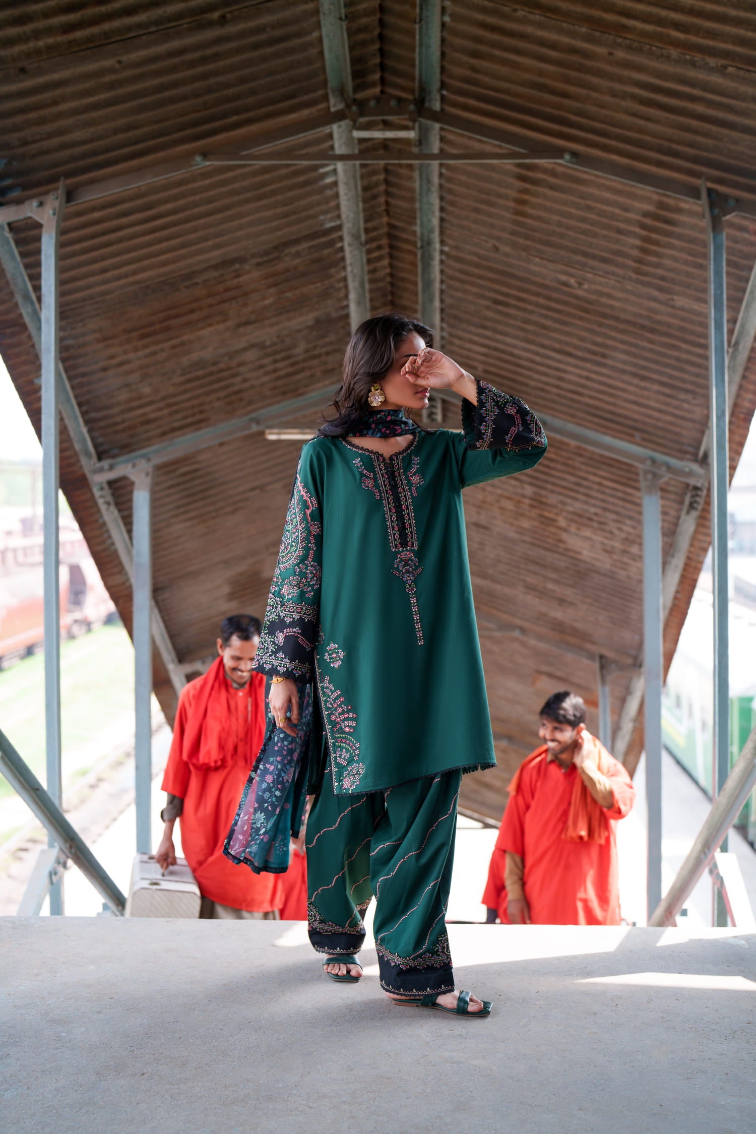 Safarnama 3PC Embroidered Lawn Main image