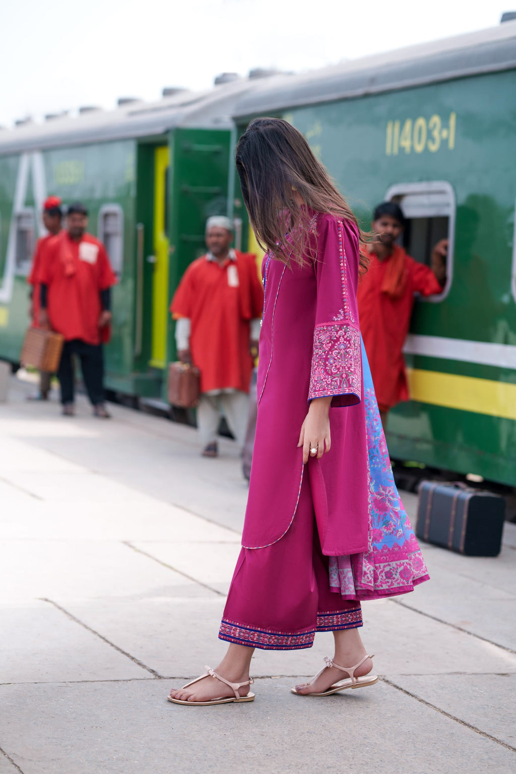 Safarnama 3PC Embroidered Lawn