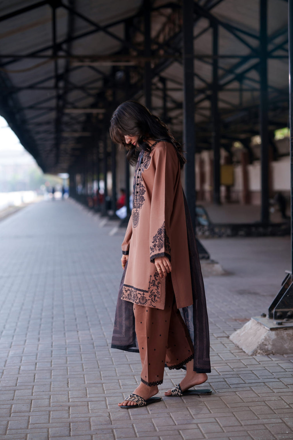 Safarnama 3PC Embroidered Lawn